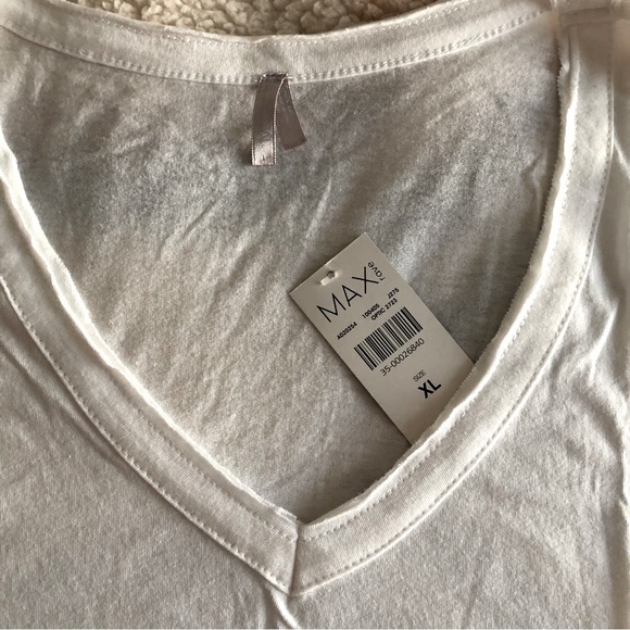 V-Neck White Cotton T Shirt Star Born to Be Famous Print T-Shirt by MAX rave - Picture 4 of 10